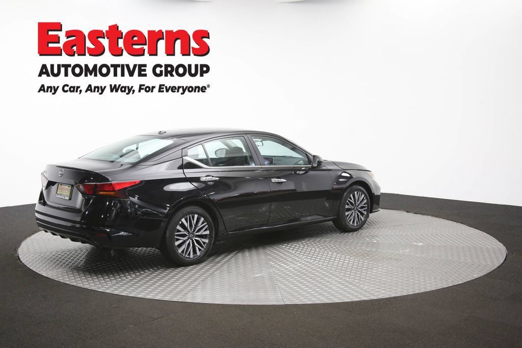 Used 2025 Nissan Altima 2.5 SV FWD image 41