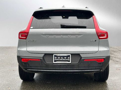 Used 2025 Volvo XC40 B5 Plus w/ Protection Package Premier image 4