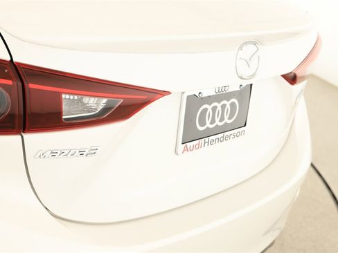 Used 2018 MAZDA MAZDA3 Touring image 29