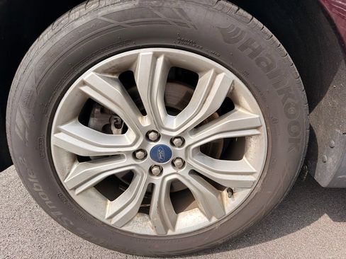 Used 2020 Ford Edge Titanium w/ Equipment Group 301A AWD/4WD image 30