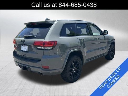 Used 2021 Jeep Grand Cherokee Laredo X AWD/4WD image 5