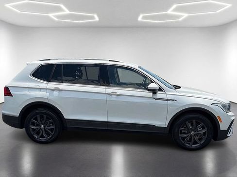 Used 2023 Volkswagen Tiguan SE AWD/4WD image 4