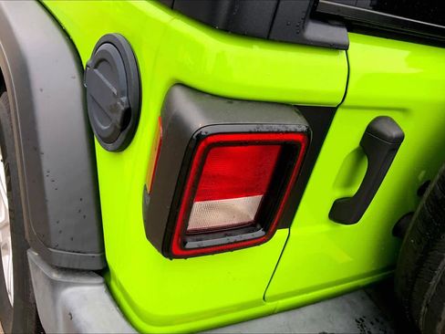 Used 2021 Jeep Wrangler Sport S image 23