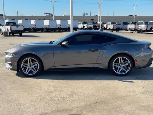 Used 2024 Ford Mustang EcoBoost image 7