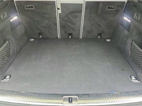 Used 2024 Audi Q5 e Prestige w/ Prestige Package image 15