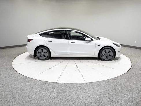 Used 2021 Tesla Model 3 Standard Range Plus RWD image 6