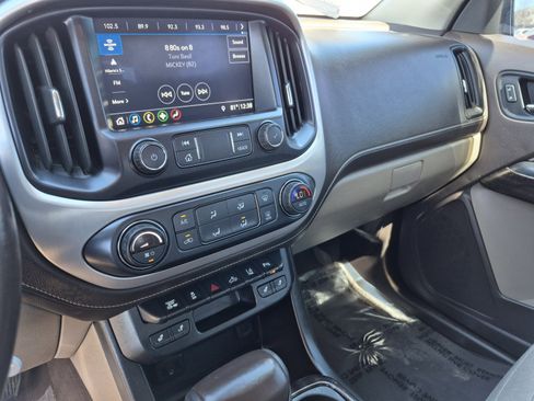 Used 2019 GMC Canyon SLE w/ Driver Alert Package image 11