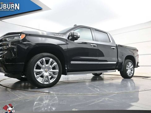 Used 2024 Chevrolet Silverado 1500 High Country w/ High Country Premium Package image 18