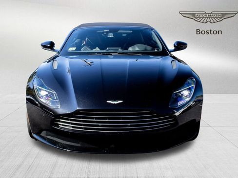 Used 2022 Aston Martin DB11 Volante image 2
