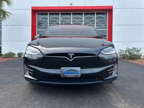 Used 2016 Tesla Model X 90D image 2