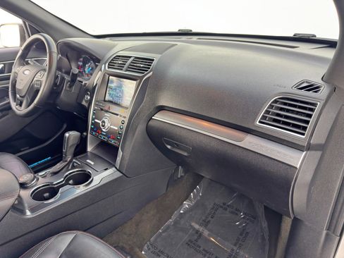Used 2016 Ford Explorer Sport w/ Equipment Group 401A image 13