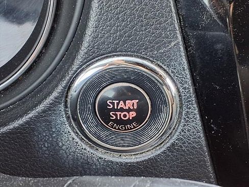 Used 2016 Nissan Rogue SV image 10