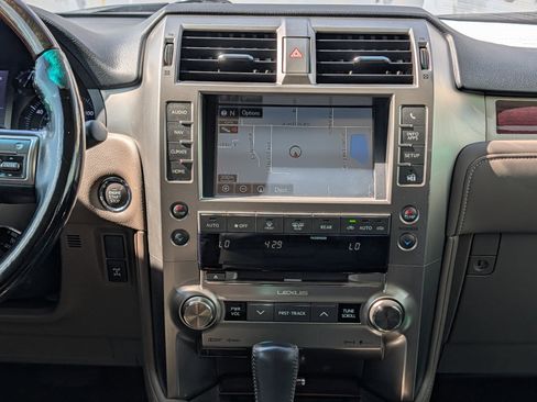 Used 2018 Lexus GX 460 Premium w/ Premium Package AWD/4WD image 18
