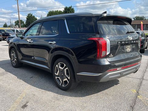 Used 2023 Hyundai Palisade Limited w/ Cargo Package AWD/4WD image 3
