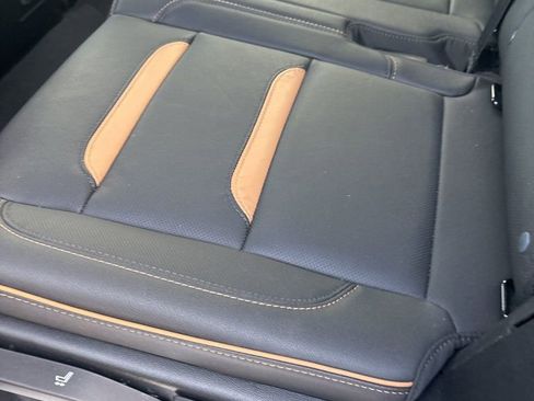 Used 2024 GMC Yukon AT4 image 12