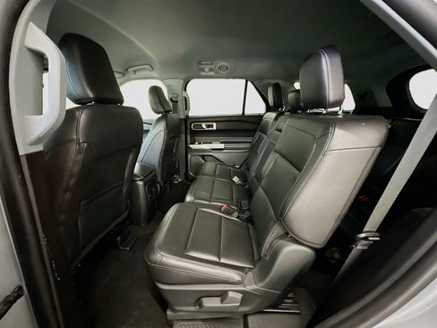 Used 2023 Ford Explorer XLT w/ Equipment Group 202A image 29