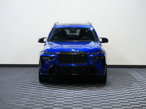 Used 2025 BMW X7 M60i AWD/4WD image 4