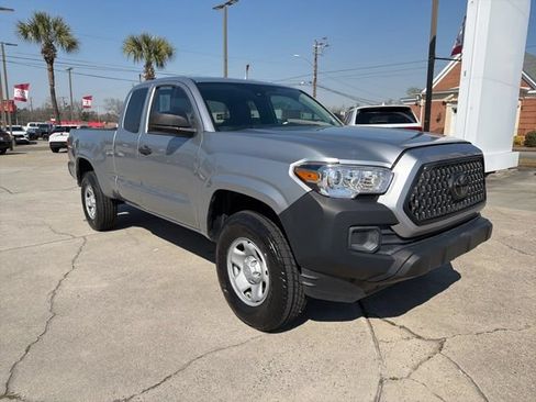 Used 2020 Toyota Tacoma SR RWD image 3