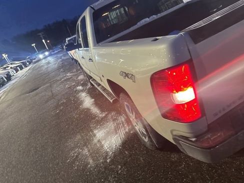 Used 2013 Chevrolet Silverado 1500 LTZ w/ LTZ White Diamond Edition image 4