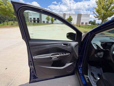 Used 2016 Ford Escape SE AWD/4WD image 9