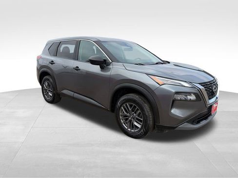 Used 2023 Nissan Rogue S image 9