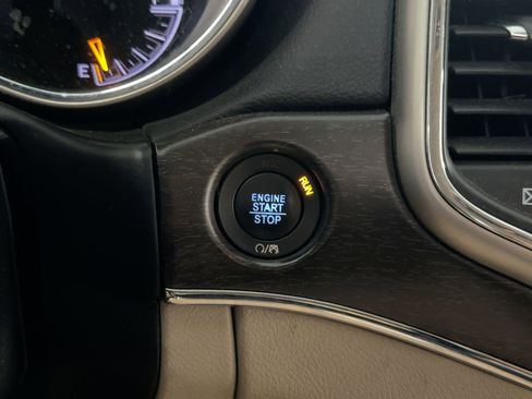 Used 2017 Jeep Grand Cherokee Limited w/ Luxury Group II image 26