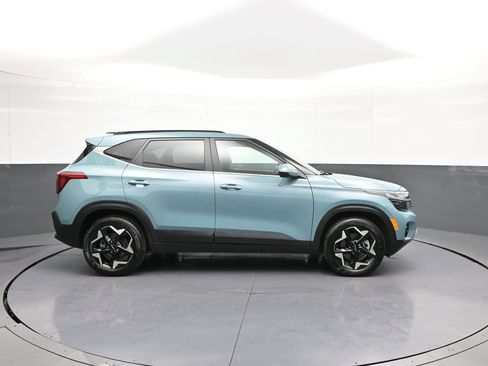 Used 2025 Kia Seltos EX w/ EX Sunroof Package AWD/4WD image 5