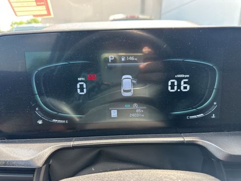 Used 2025 Kia Telluride S AWD/4WD image 2