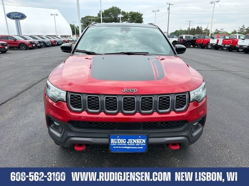 Used 2025 Jeep Compass Trailhawk AWD/4WD image 8