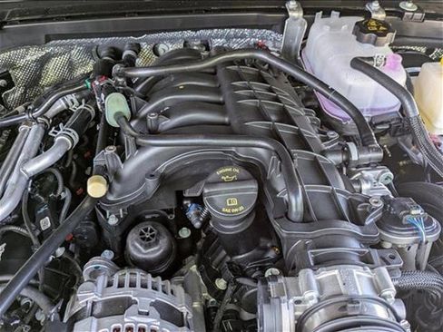 New 2025 Jeep Gladiator Sport AWD/4WD image 18
