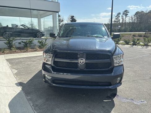 Used 2019 RAM 1500 Express w/ Express Value Package AWD/4WD image 3