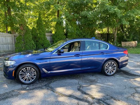 Used 2019 BMW 530i xDrive w/ Convenience Package AWD/4WD image 2