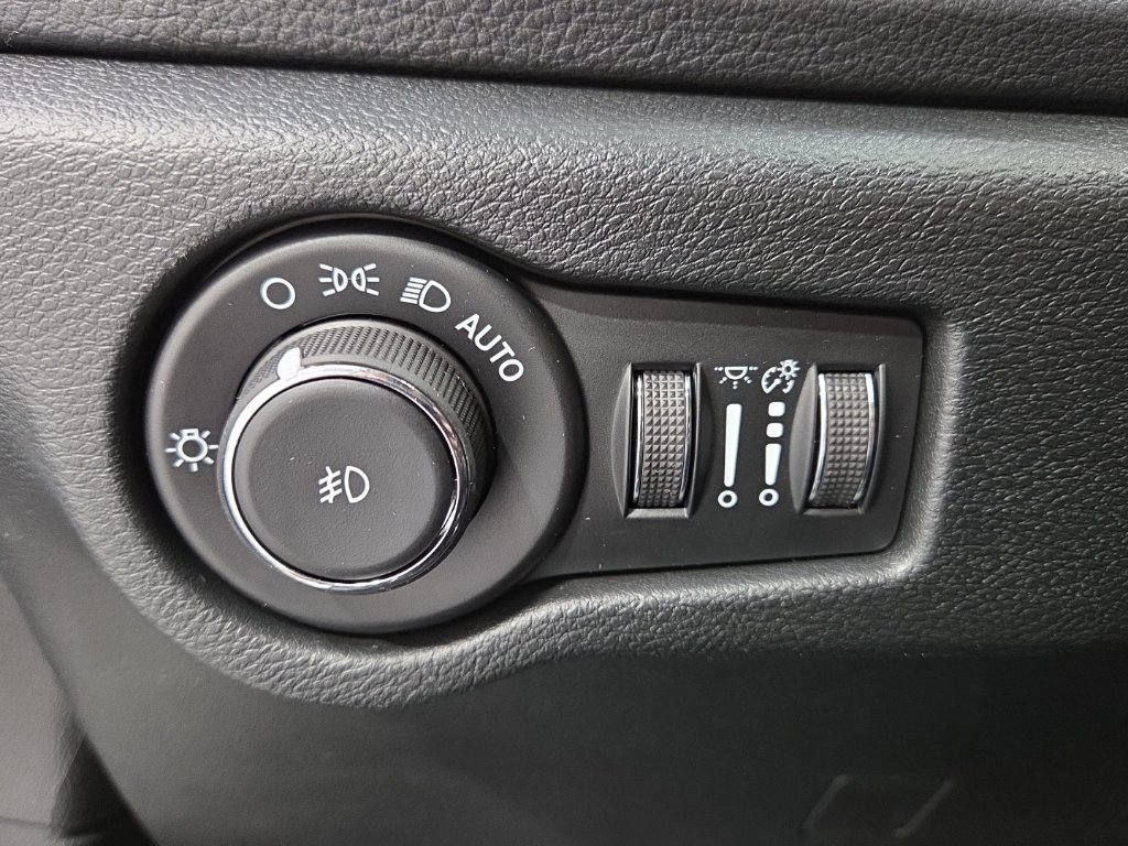 New 2026 Chrysler Pacifica Select w/ S Appearance Package FWD image 25