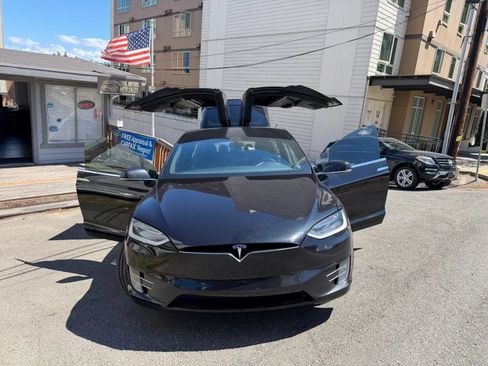 Used 2016 Tesla Model X Performance AWD/4WD image 4