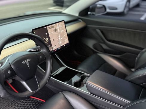 Used 2020 Tesla Model 3 Standard Range Plus image 13