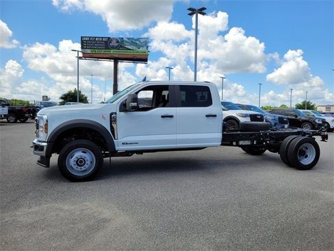 New 2025 Ford F450 XL w/ XL Chrome Package image 28