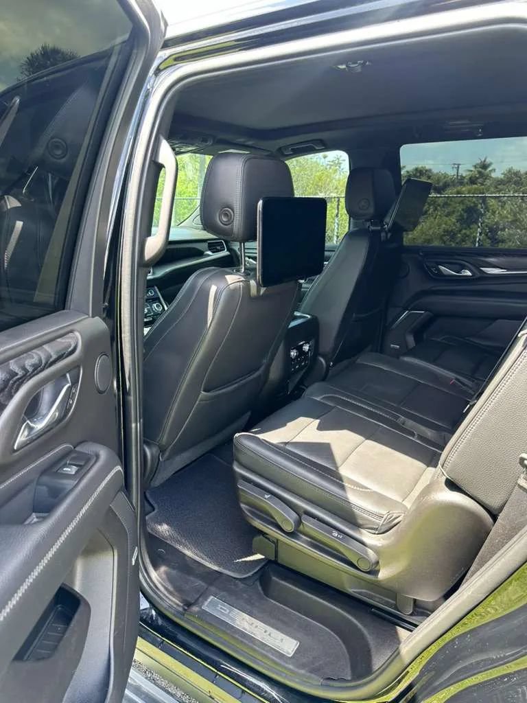 Used 2021 GMC Yukon Denali w/ Denali Ultimate Package AWD/4WD image 10