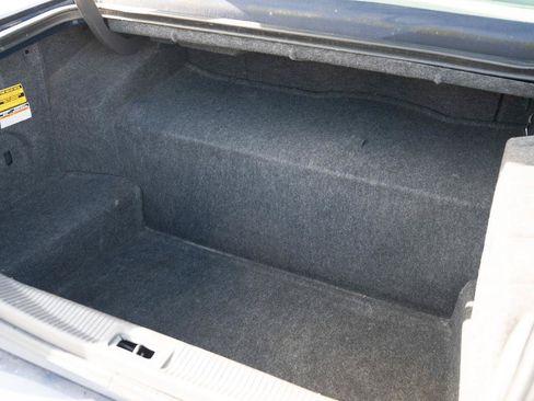 Used 2007 Lincoln Town Car Signature RWD image 17