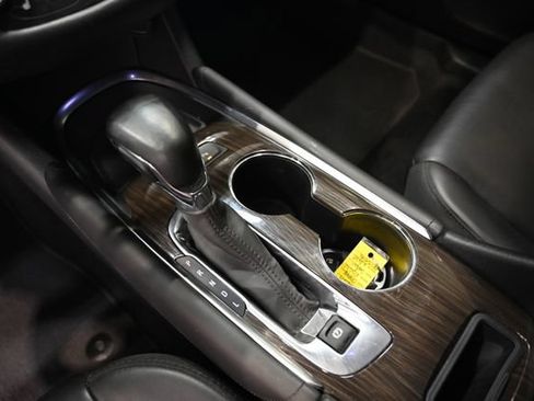 Used 2024 Chevrolet Malibu LT FWD image 18