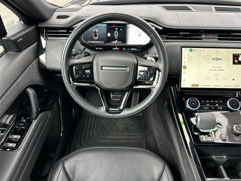 Used 2023 Land Rover Range Rover Sport SE Dynamic image 15