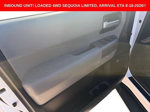Used 2017 Toyota Sequoia Limited AWD/4WD image 5