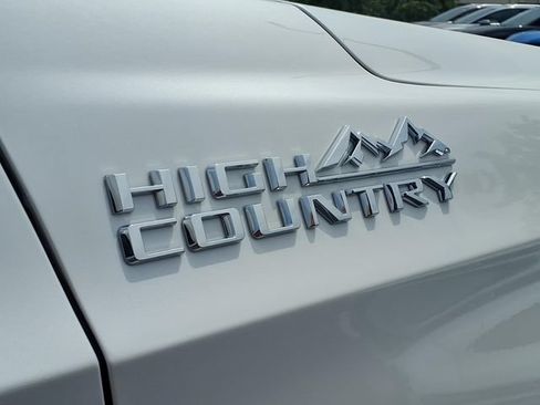 Used 2025 Chevrolet Tahoe High Country AWD/4WD image 27