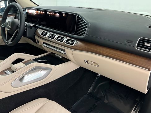 New 2026 Mercedes-Benz GLS 450 4MATIC image 25