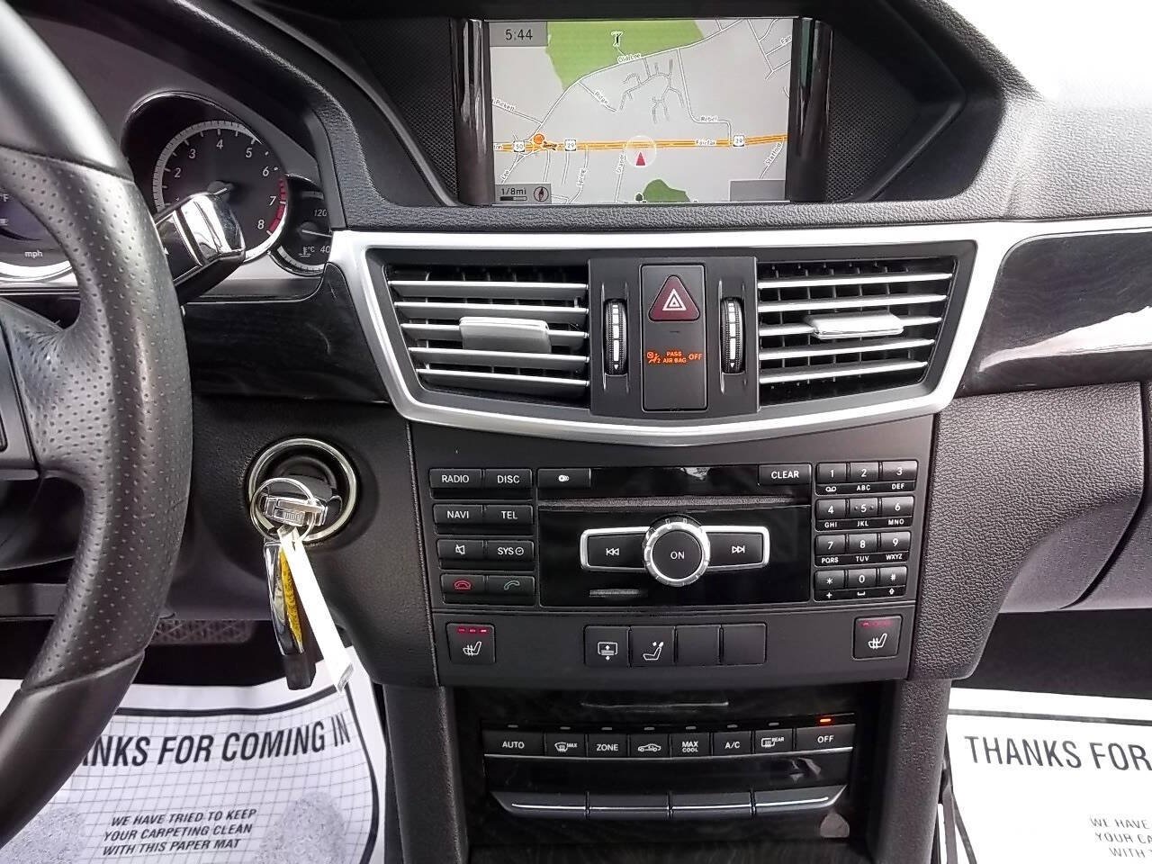 Used 2013 Mercedes-Benz E 350 4MATIC Sedan image 23