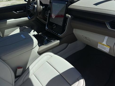 New 2026 GMC Yukon XL Denali w/ Denali Reserve Package AWD/4WD image 28