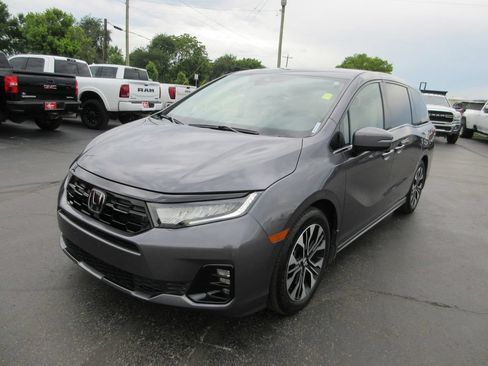 Used 2025 Honda Odyssey Elite image 11