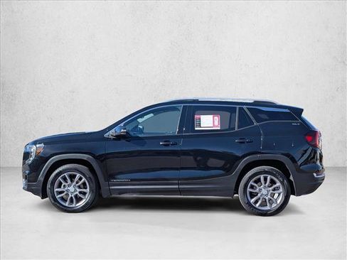 Used 2024 GMC Terrain SLT image 8