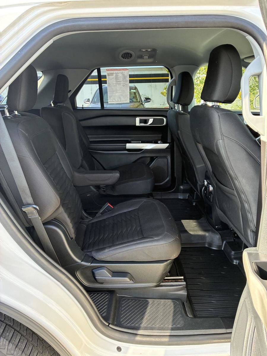 Used 2021 Ford Explorer XLT w/ Class III Trailer Tow Package AWD/4WD image 13