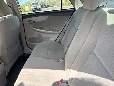 Used 2013 Toyota Corolla LE image 10