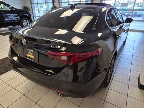 Used 2018 Alfa Romeo Giulia AWD image 7